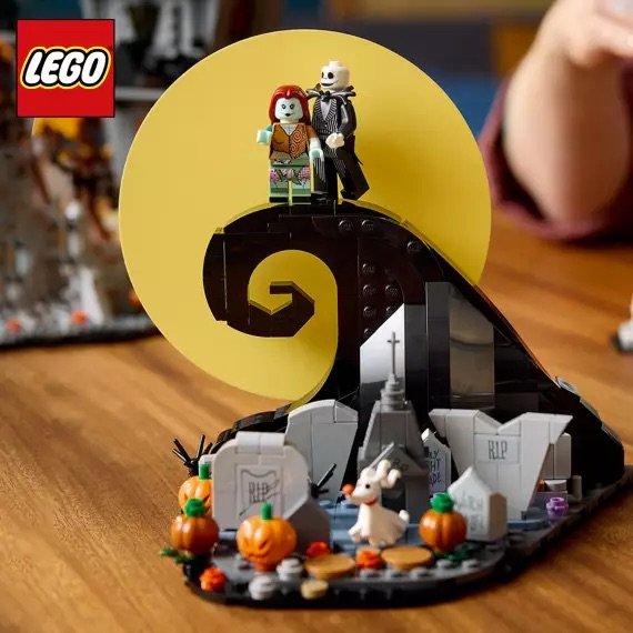 New LEGO Tim Burton s The Nightmare Before Christmas Set on Disney Store EXTRA MAGIC MINUTES